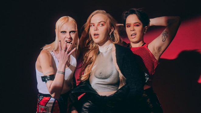 DREAM WIFE Share New Single “Who Do You Wanna Be?”
