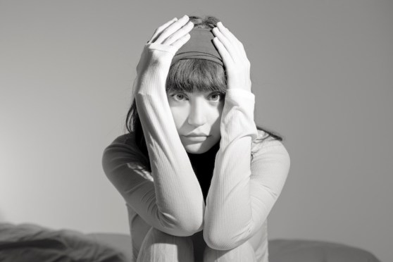 Ece Era announces her debut album ‘Bedside Tunes’ on 2MR. Shares “Inner Feeling” single/video