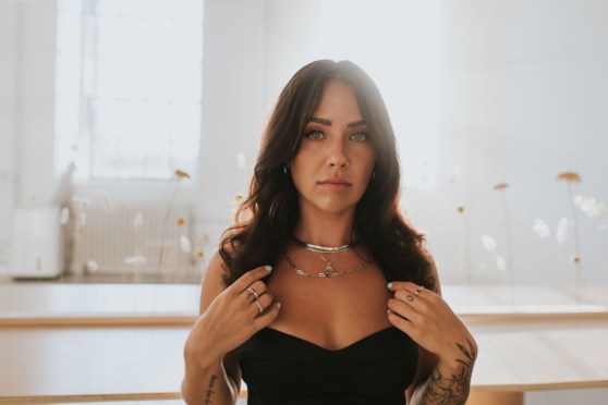 JUNO Award Winning Rockstar JJ Wilde Shares New Track “im not crazy youre just an a*shole (toxic)”