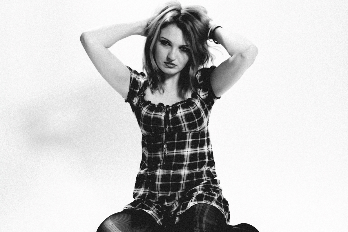 Austin alt-rockstar Bee Blackwell announces new EP ‘Nine Lives’