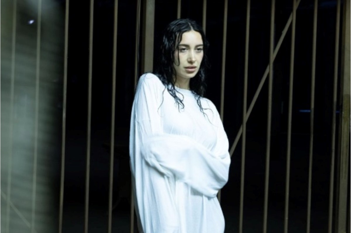 JULIA WOLF Announces New Album ‘Pressure’ + Shares “Jennifer’s Body”