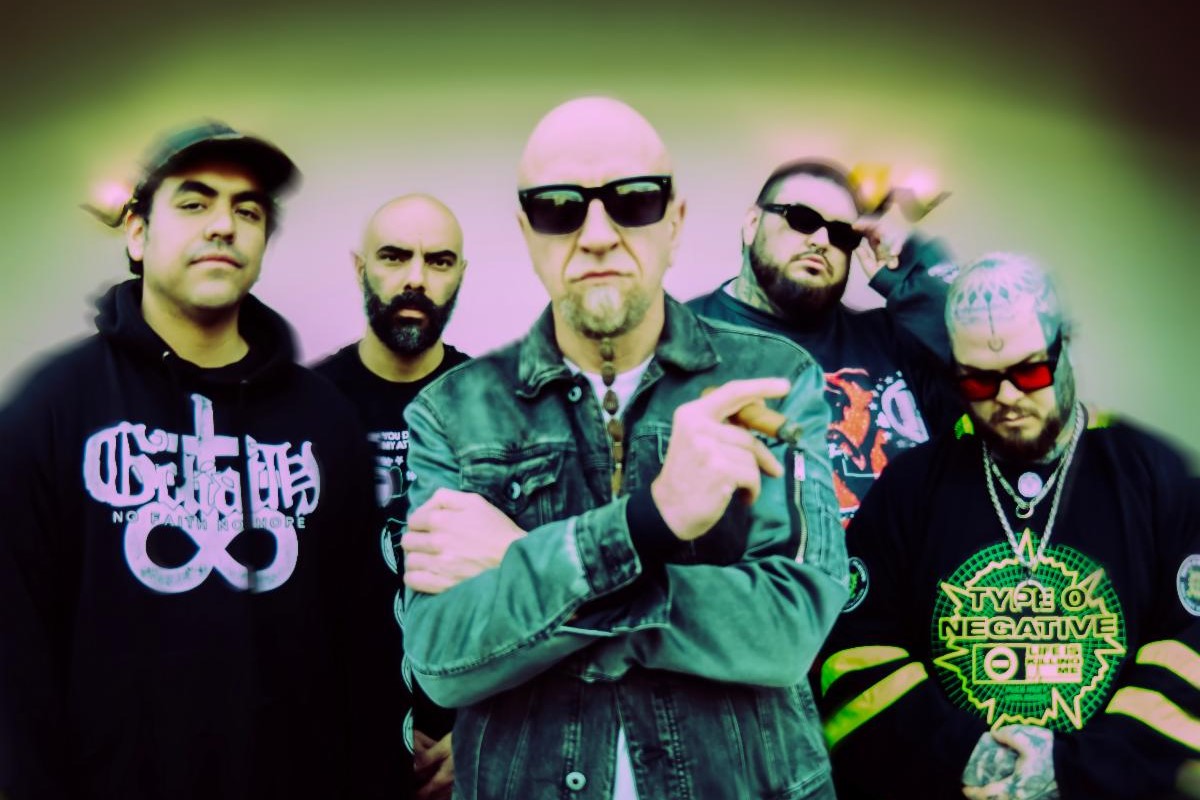 Seven Hours After Violet Premiere Music Video ”Float”