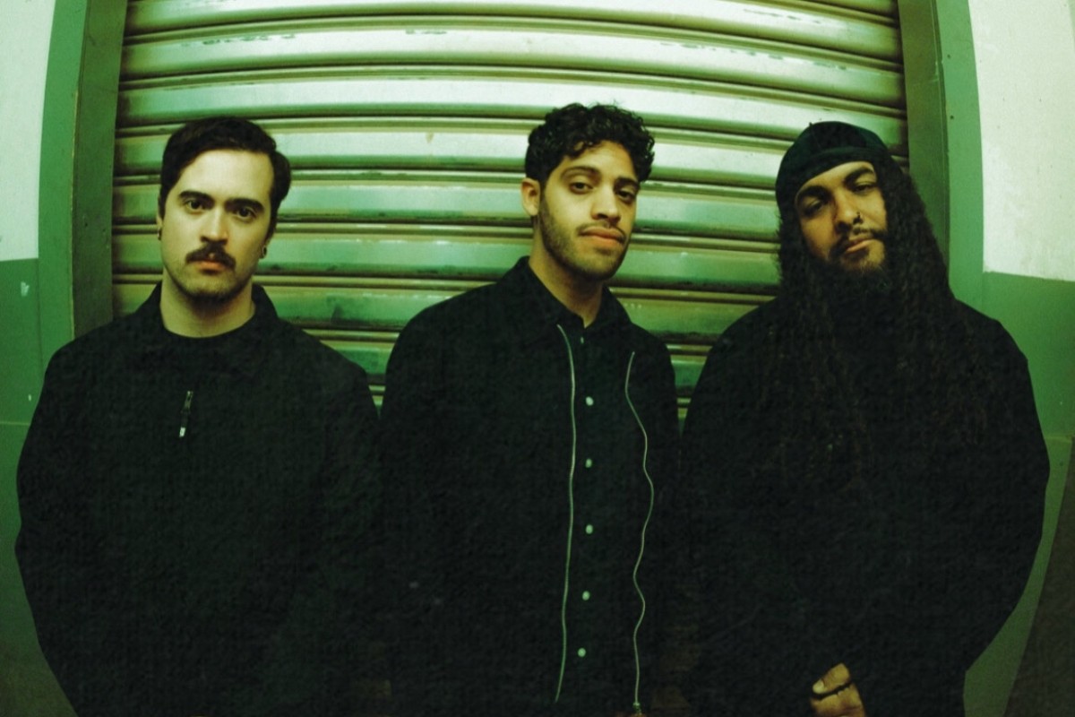 Post-hardcore band En Masse deliver moody new single and video “taketwo”