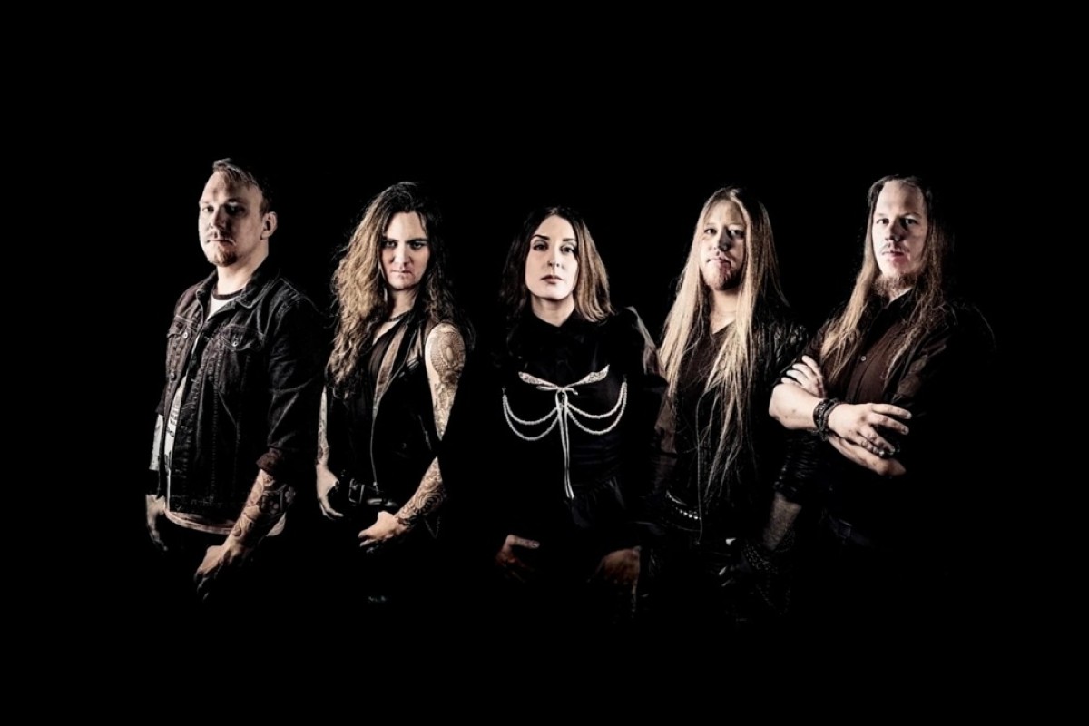 Swedish Symphonic Metal band Shatterheart released their debut EP «Ground Turns to Dust»