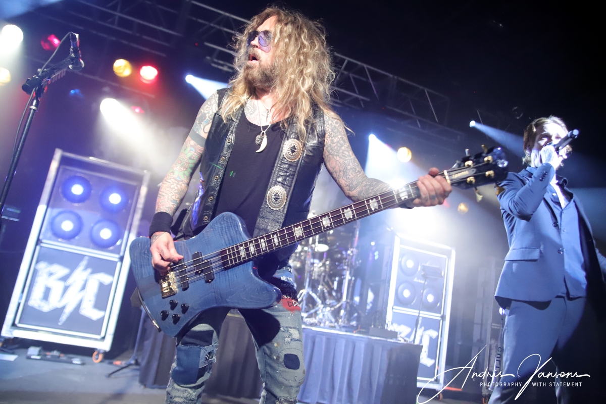 LIVE REVIEW: Buckcherry 2025 Roar Like Thunder Summer North American Tour