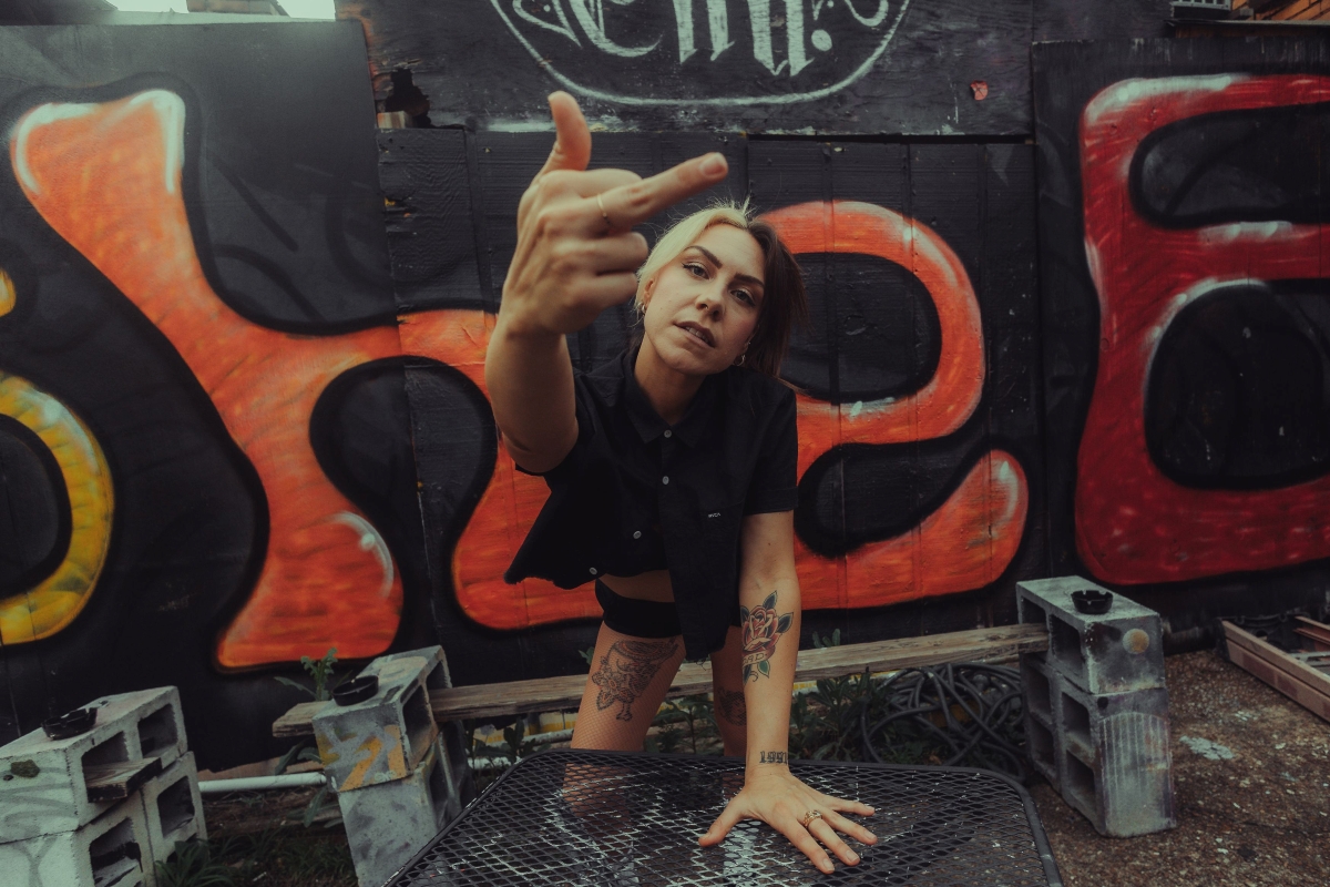 MEGG Caps Triumphant Vans Warped Tour Long Beach Set with New ‘IDC’ Video”