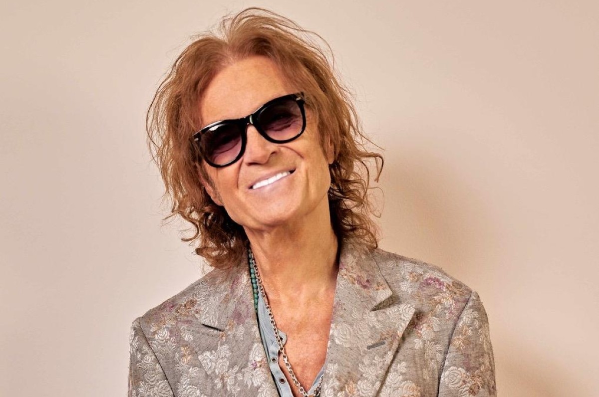 Rock Icon GLENN HUGHES Shares New Single “Into The Fade” and Visualizer