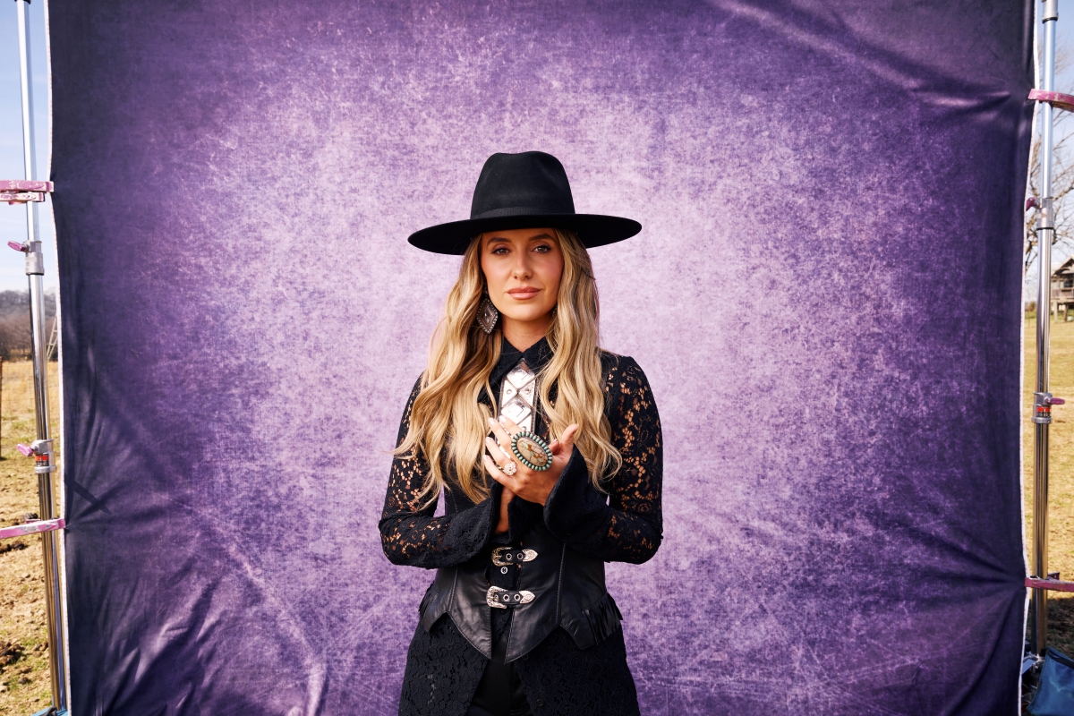 Lainey Wilson’s New EP Peace, Love, & Cowboys (Holiday Edition) Out Now
