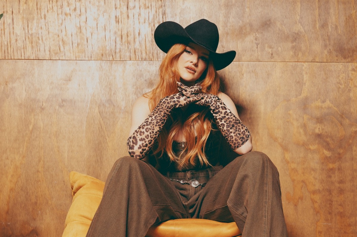 Quebec Country Singer & Songwriter Savannah Jade Proves Her Worth With Her New Single, “Man Outta Me”