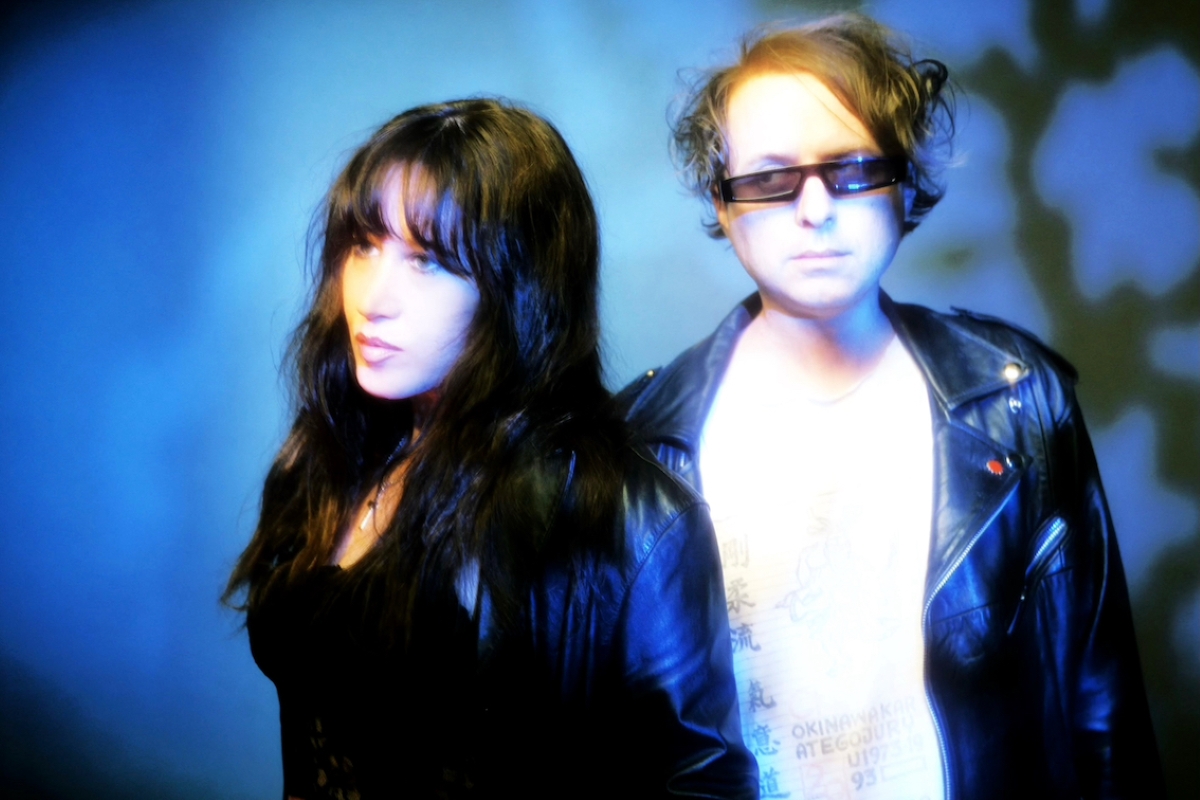 ‘Wishing Well’ by US dream-pop duo MAGIC WANDS, title song of upcoming EP as a new single (Metropolis Records)
