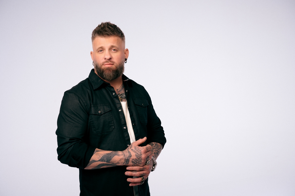 Brantley Gilbert Heats Up Country Radio with “GOOD DAMN”