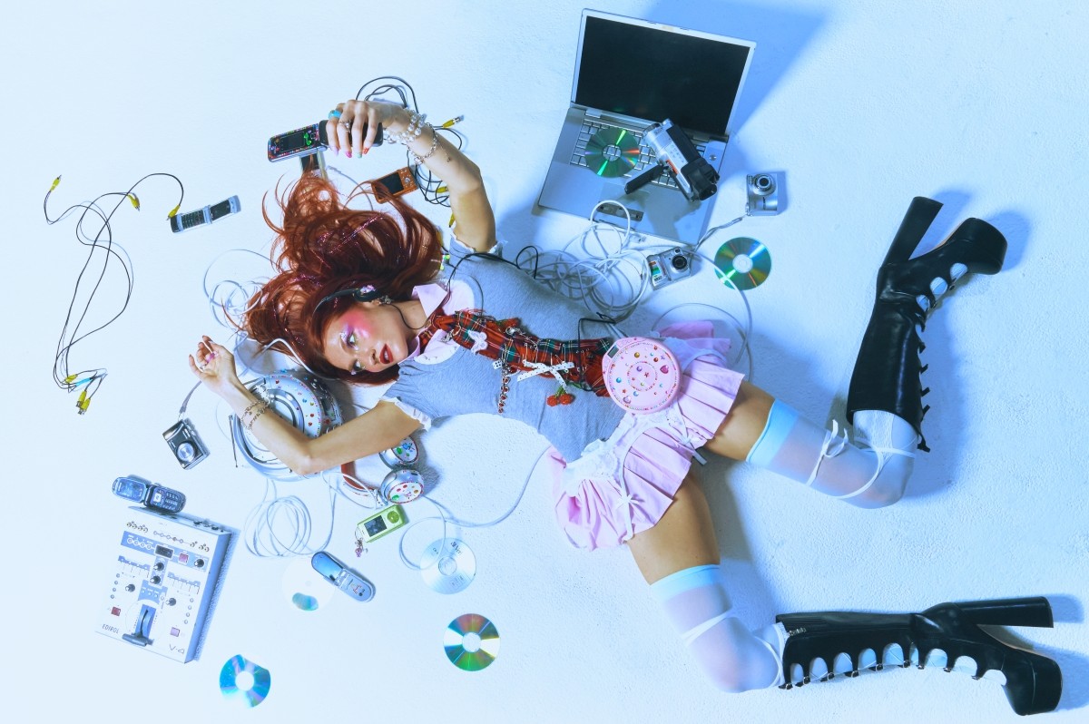 Cherry Bomb throws a champagne-soaked Y2K party on “Digital Girl” out now via AWAL