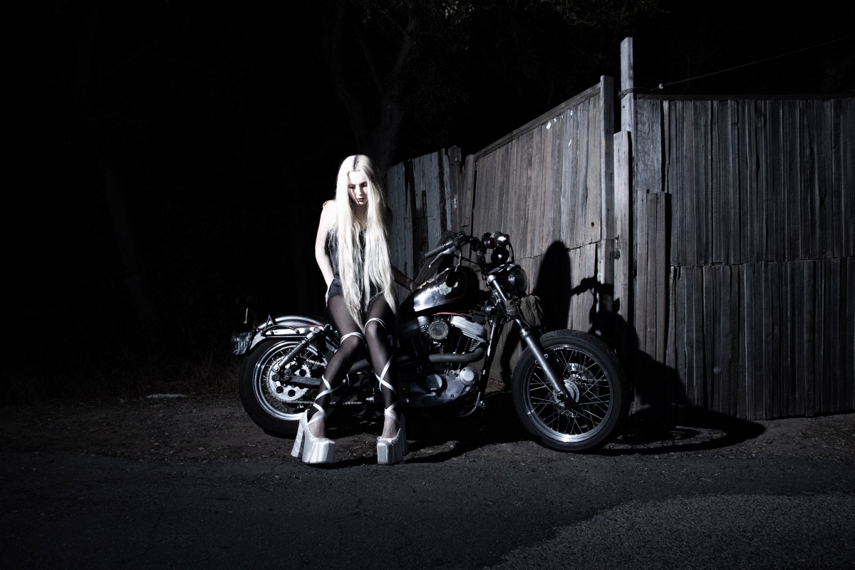 Baby Jane shares exhilarating standalone single “Motorbike”, feat. akiaura