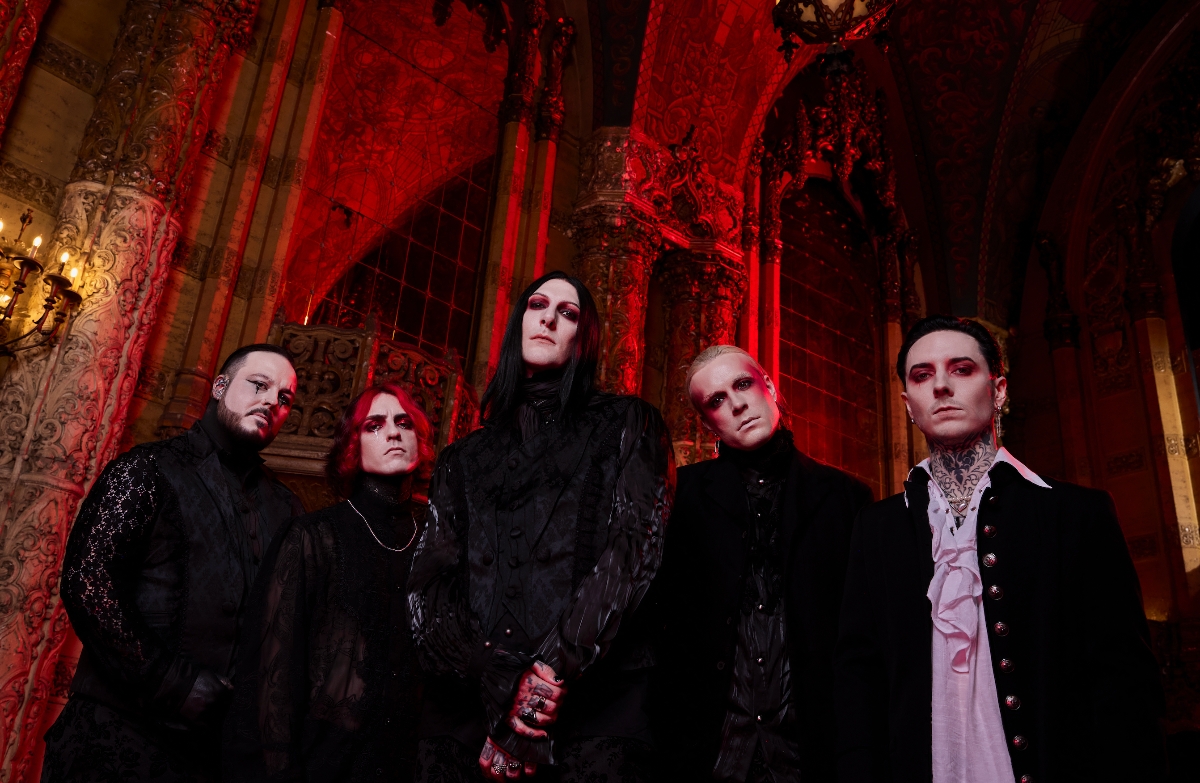 Motionless In White Release “DECADES”, Share “Fight Like Hell”