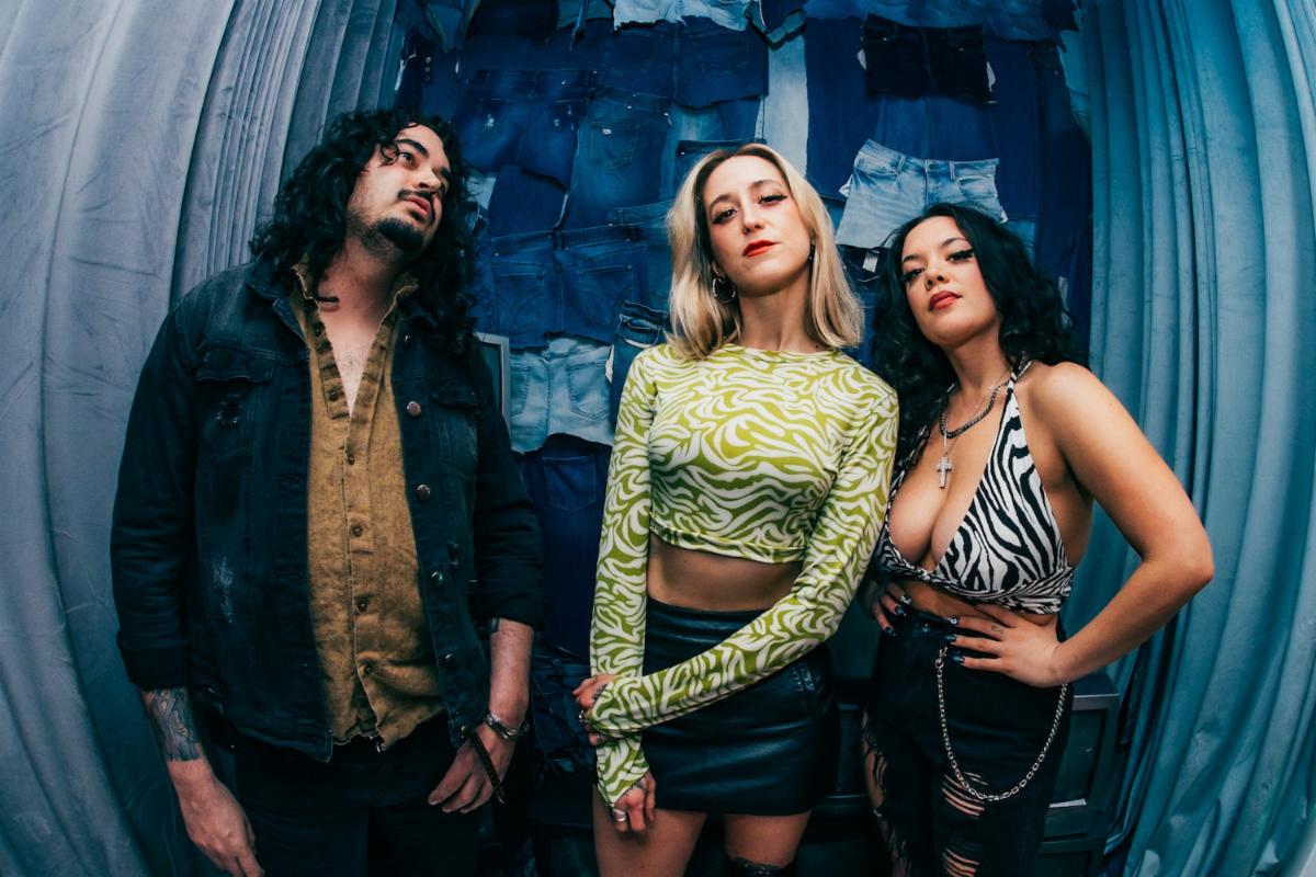 Chicago’s Daisychain bring the heat on summer grunge scorcher “Yeah” out now