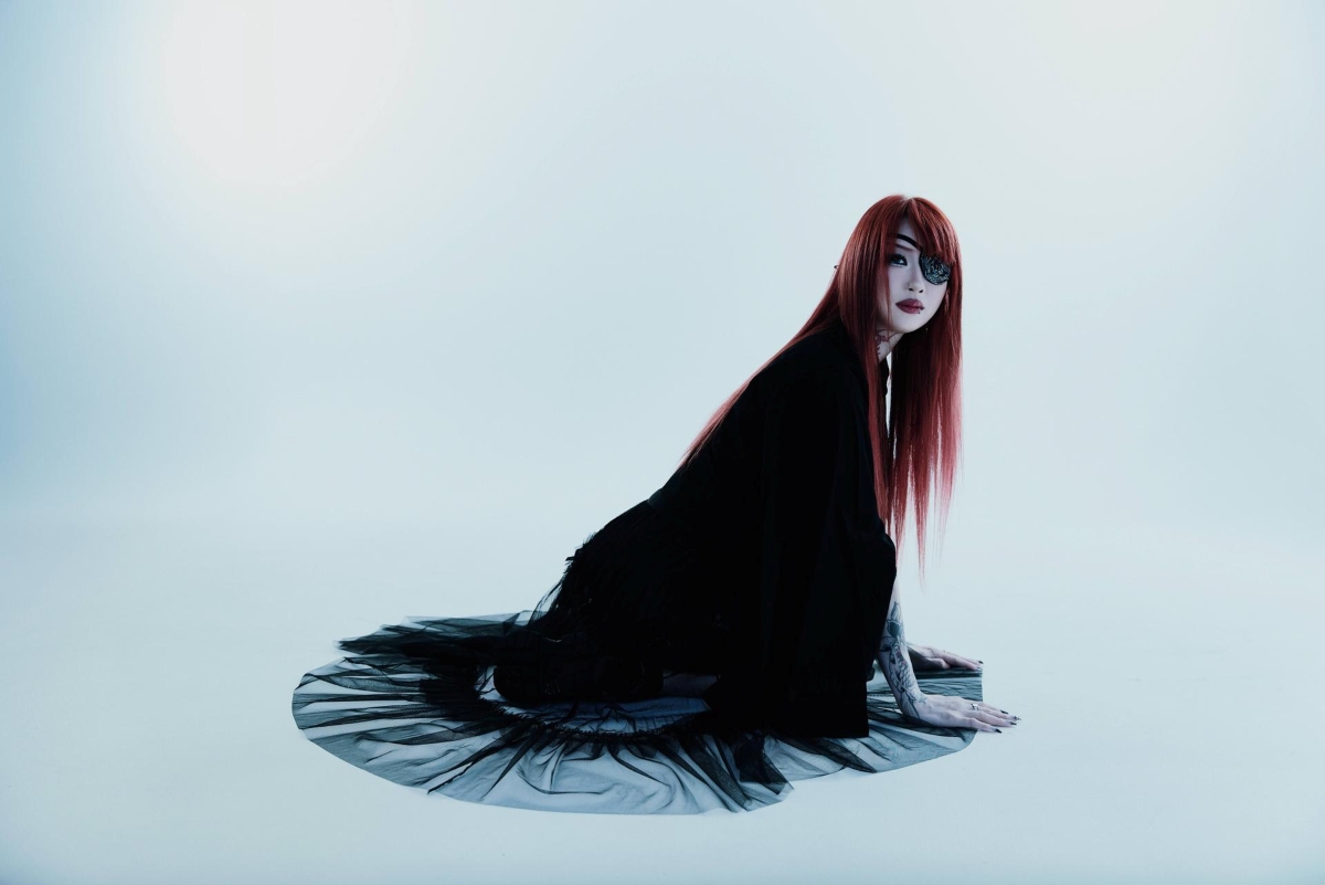 Zeph Drops Gritty Electro-Pop Single “Don’t Let Go Til You Hate Me” with New Video