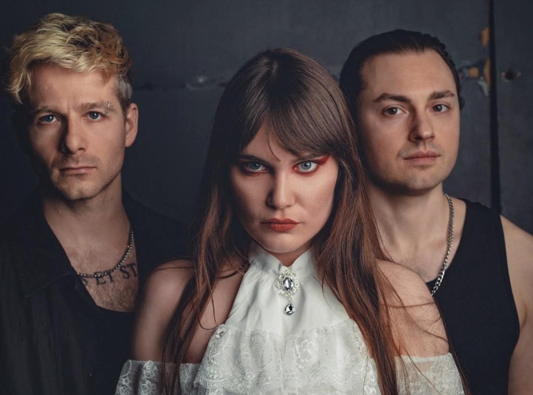Calva Louise Share Video for New Single “La Promesa”