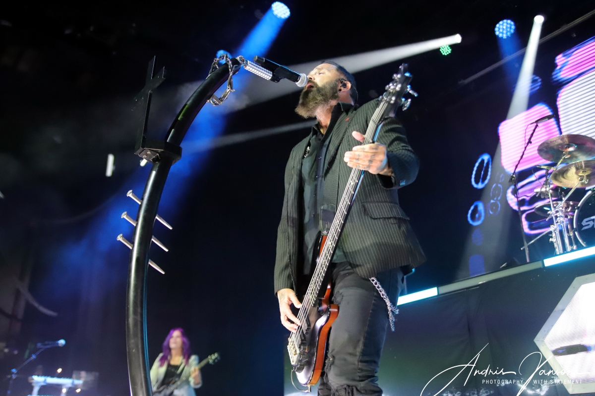 LIVE REVIEW: Skillet Comatose: 20 Years, Still Screaming Tour